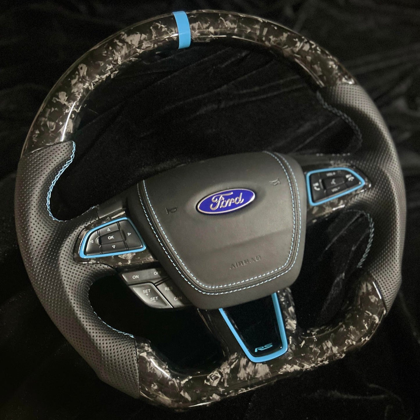 PERSONNALISATION volant carbone pour ford fiesta MK7, MK8 focus MK2, MK3 by FIESTFAST HP+