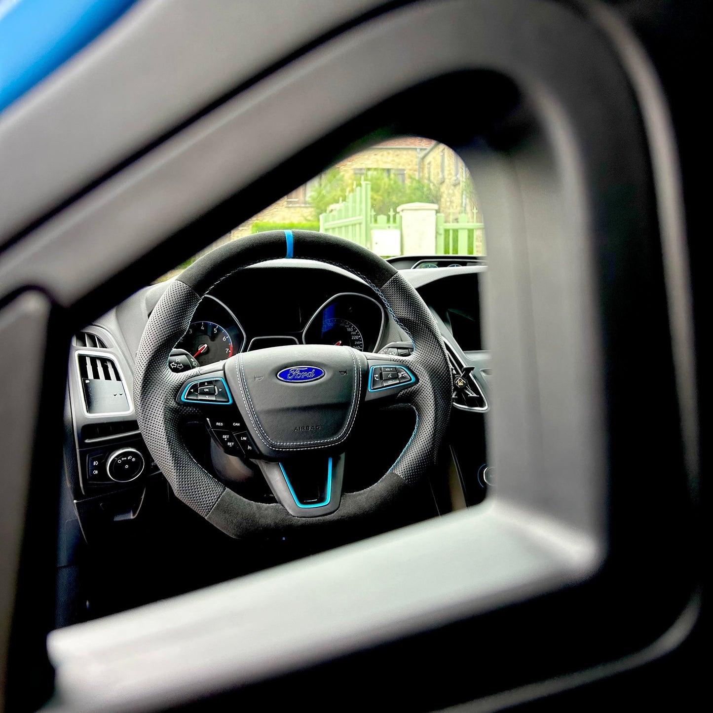 PERSONNALISATION volant carbone pour ford fiesta MK7, MK8 focus MK2, MK3 by FIESTFAST HP+