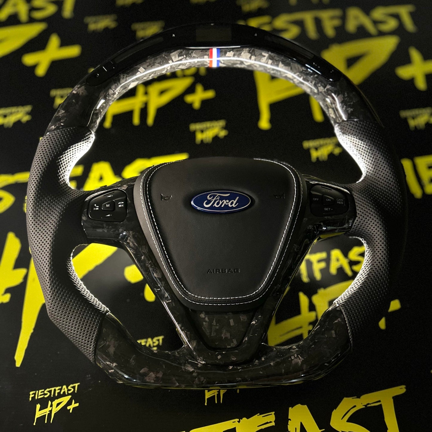 PERSONNALISATION volant carbone pour ford fiesta MK7, MK8 focus MK2, MK3 by FIESTFAST HP+